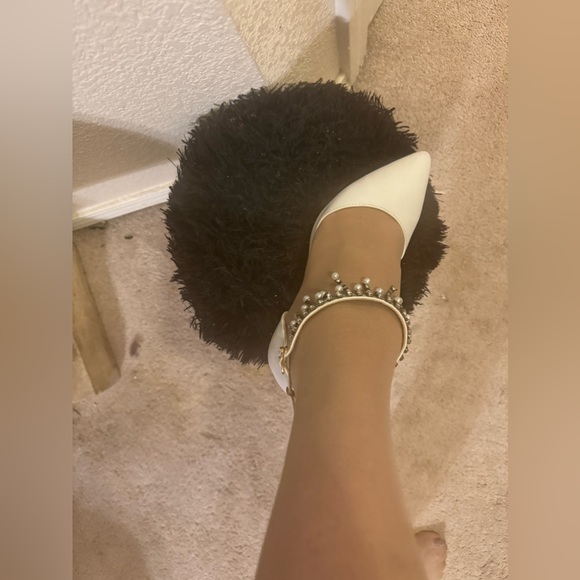 Heels “7/8 White with neck accent - Picture 6 of 16